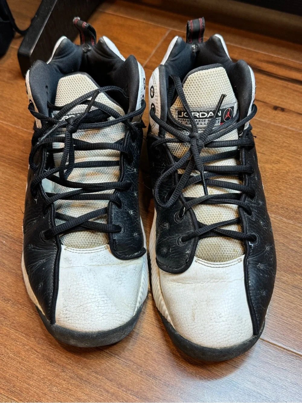 NIKE AIR JORDAN Jumpman Team ll Sneakers